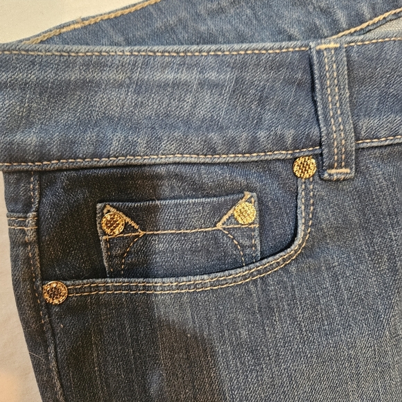 Bebe Ally Sunray Flare - Picture 3 of 7